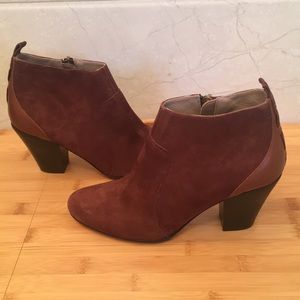 NEW NEVER BEEN WORN Brown Suede & Leather Bootie